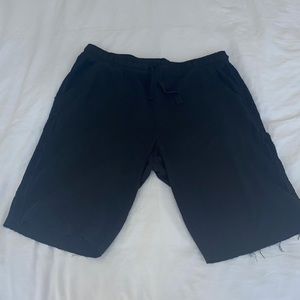 atm shorts in size L